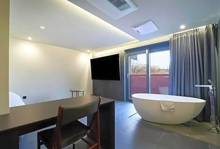 Tara Hotel